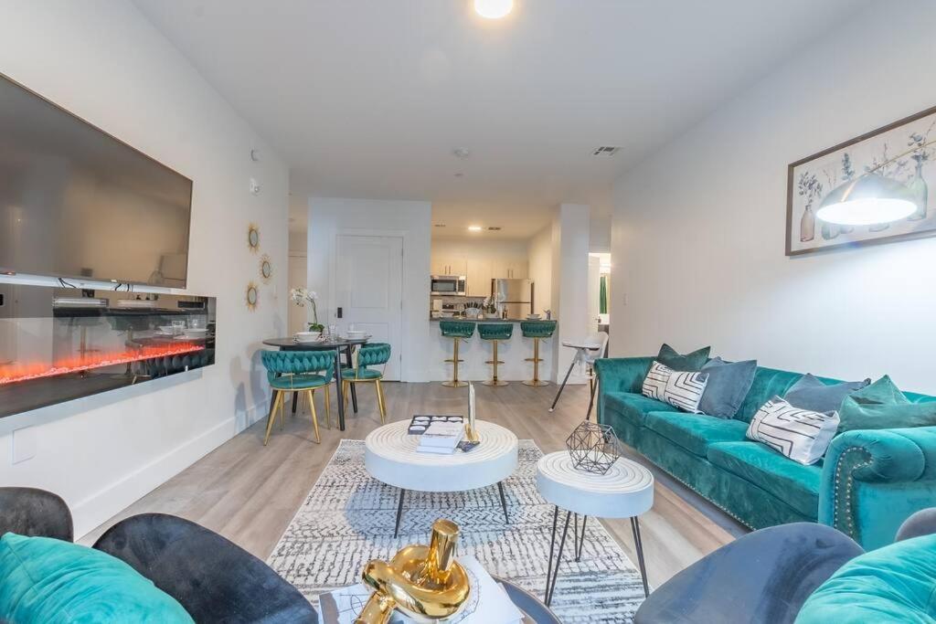 2 Bedroom 2 Bath Suite, Near American Dream And The Airport, Free Parking, King Bed And 2 Queen Beds, Washer And Dryer Orange Eksteriør billede