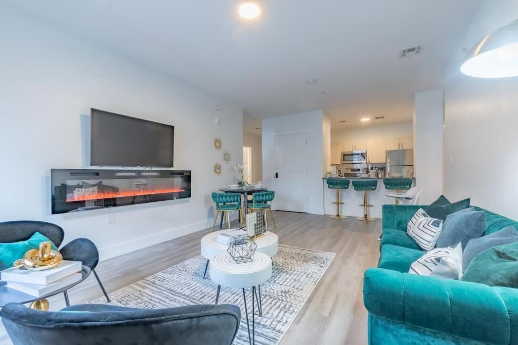 2 Bedroom 2 Bath Suite, Near American Dream And The Airport, Free Parking, King Bed And 2 Queen Beds, Washer And Dryer Orange Eksteriør billede