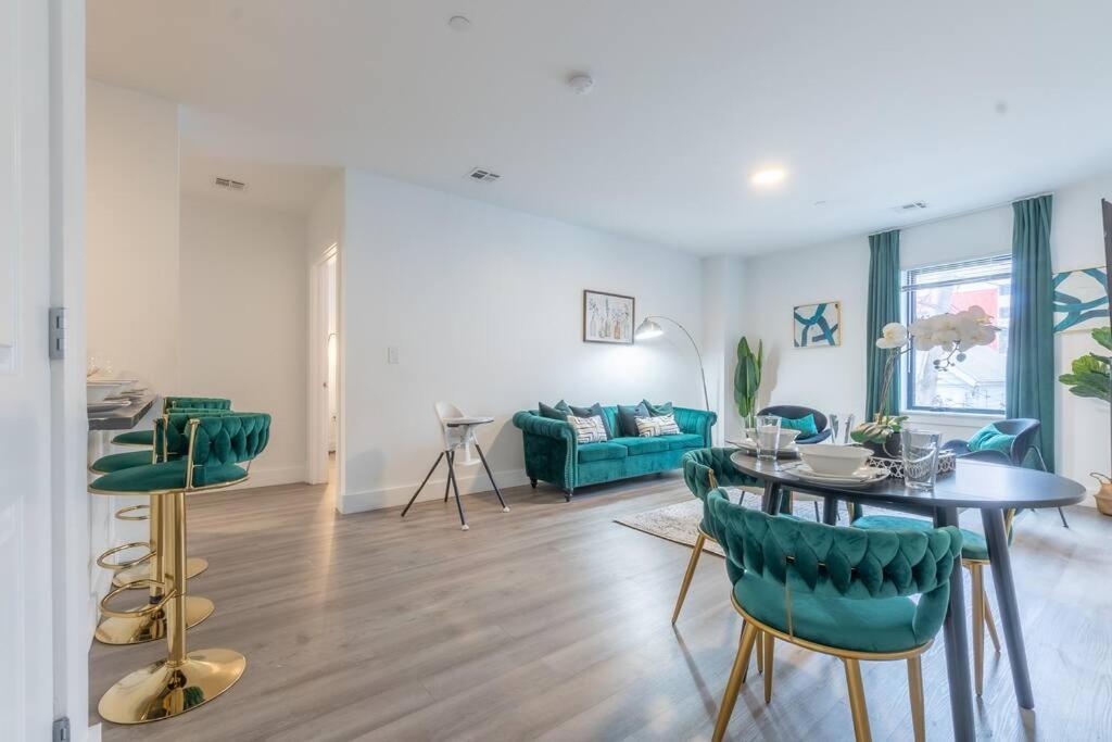 2 Bedroom 2 Bath Suite, Near American Dream And The Airport, Free Parking, King Bed And 2 Queen Beds, Washer And Dryer Orange Eksteriør billede