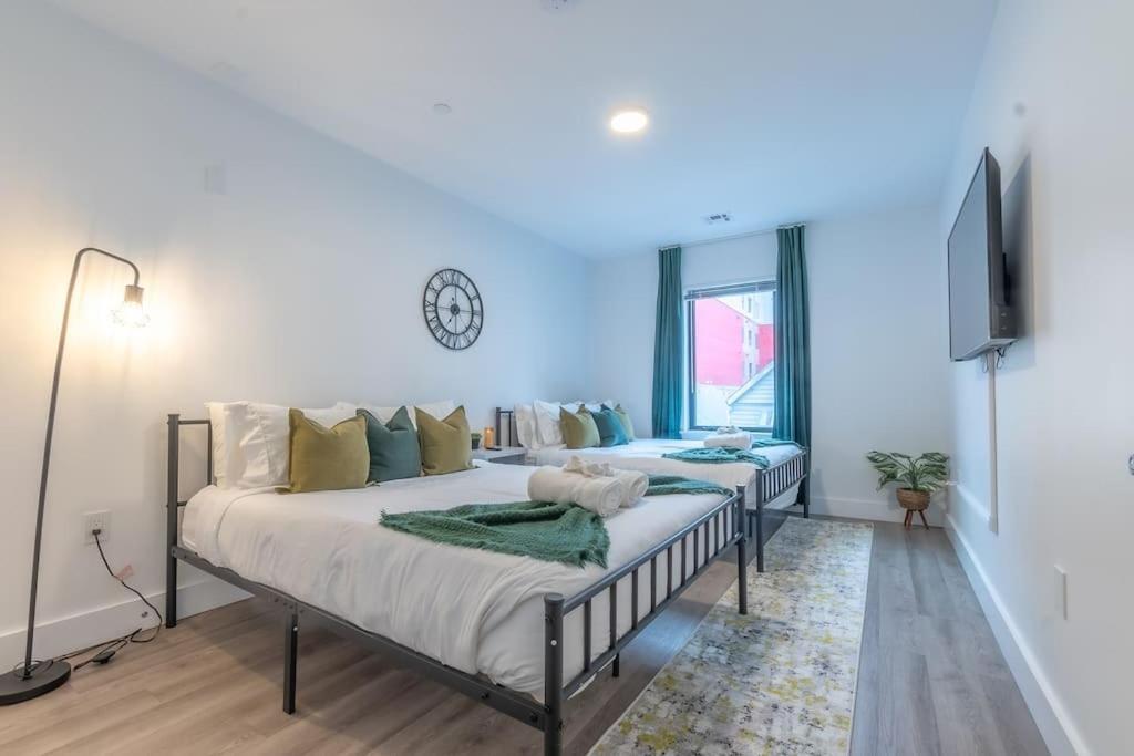 2 Bedroom 2 Bath Suite, Near American Dream And The Airport, Free Parking, King Bed And 2 Queen Beds, Washer And Dryer Orange Eksteriør billede