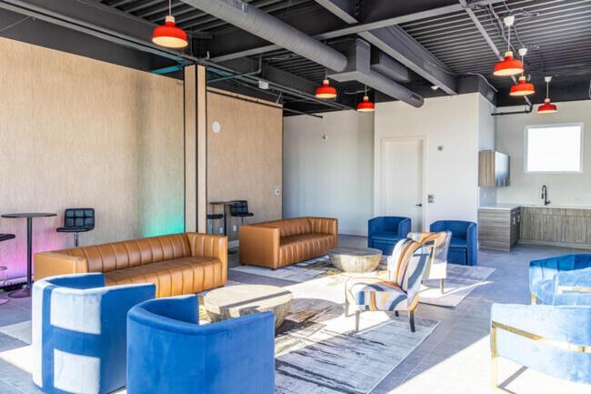 2 Bedroom 2 Bath Suite, Near American Dream And The Airport, Free Parking, King Bed And 2 Queen Beds, Washer And Dryer Orange Eksteriør billede